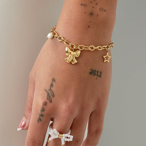 Charms with Bow Bracelet – Gold