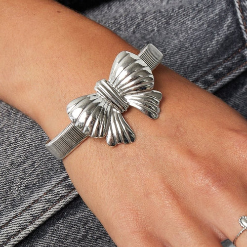 Bow Bangle – Silver