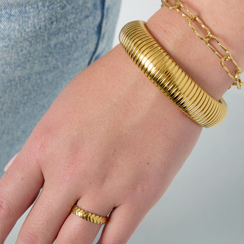 Geometric Bangle 15 mm – Gold
