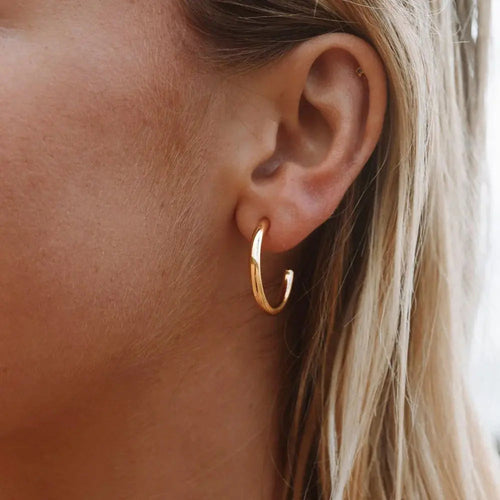 Große Huggie-Earrings