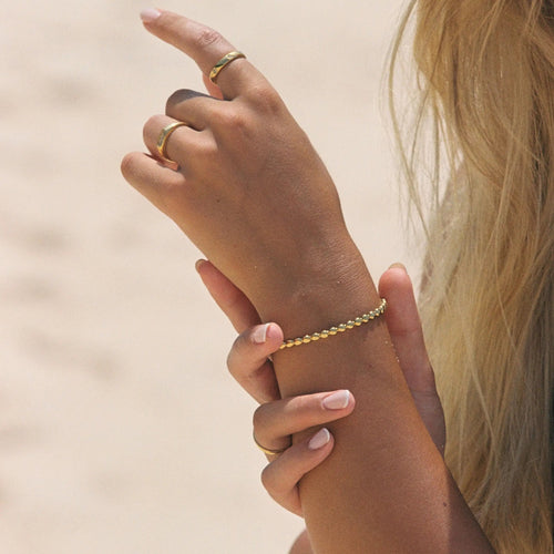 Perlenbesetztes bracelet