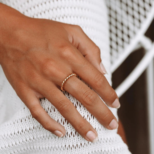 Geschlungener Ring